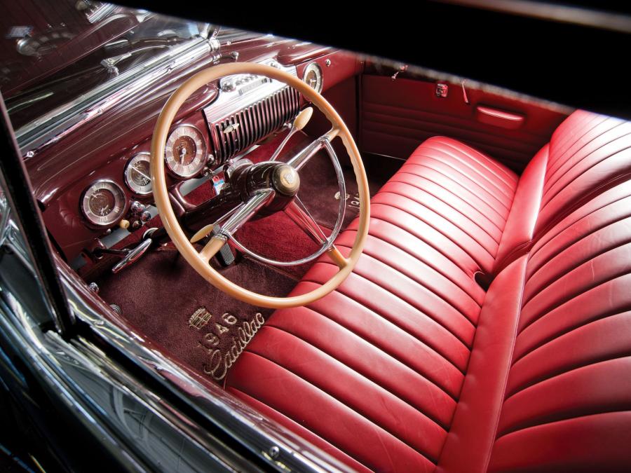  Cadillac Series 62 Convertible 1946 года  (фото 5 из 15)